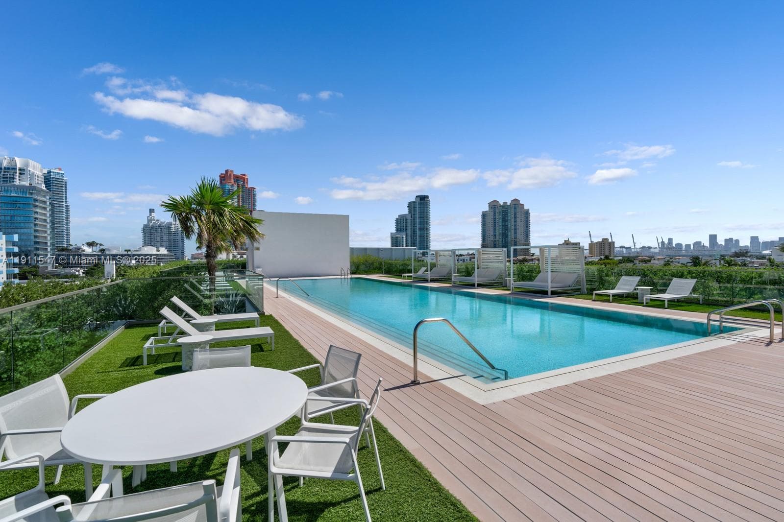 A11911547 — Miami Beach — 47