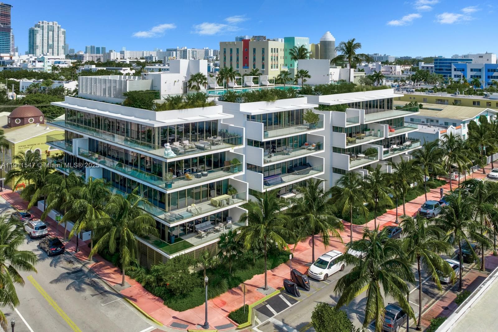 A11911547 — Miami Beach — 43