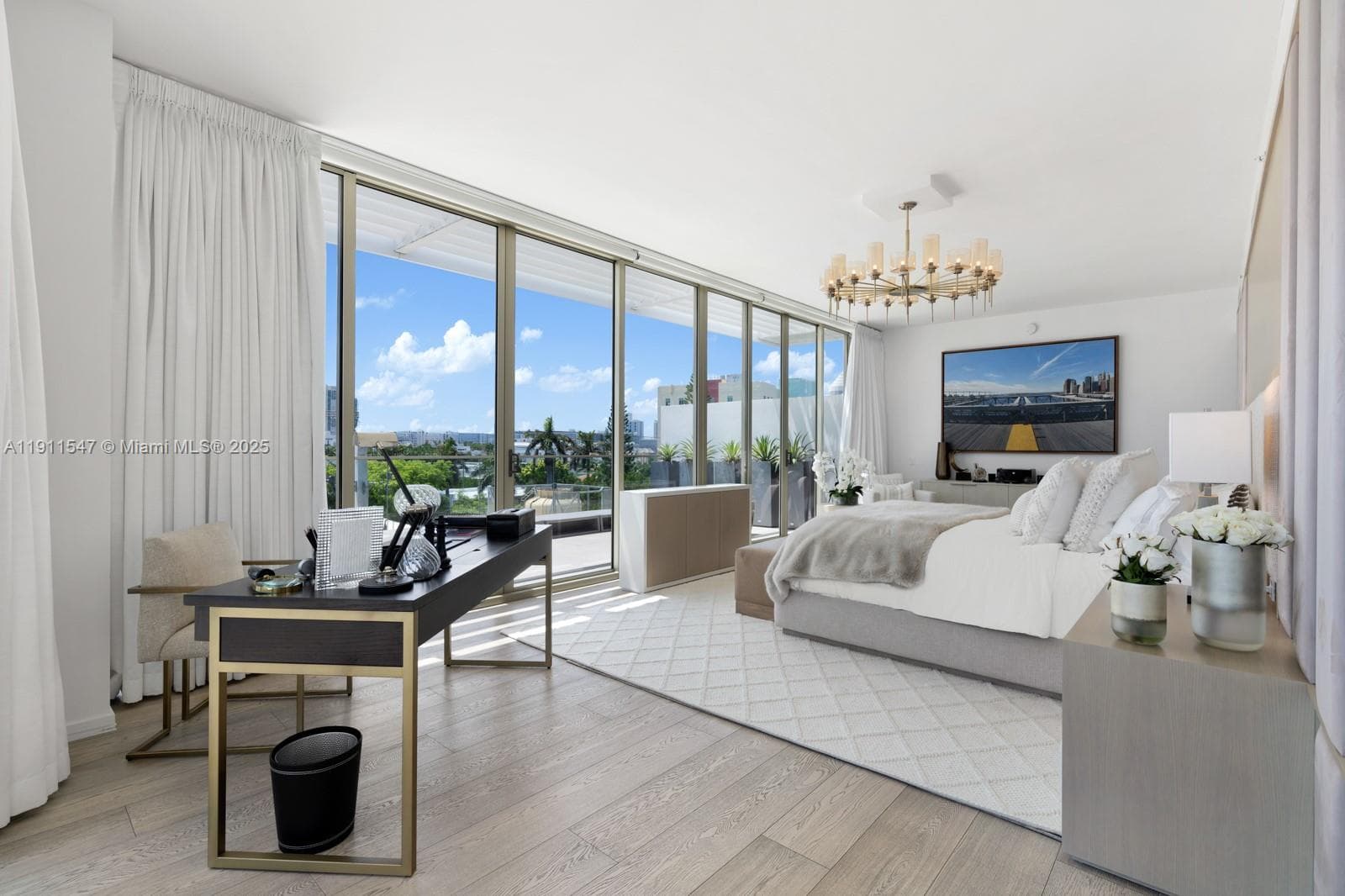 A11911547 — Miami Beach — 22
