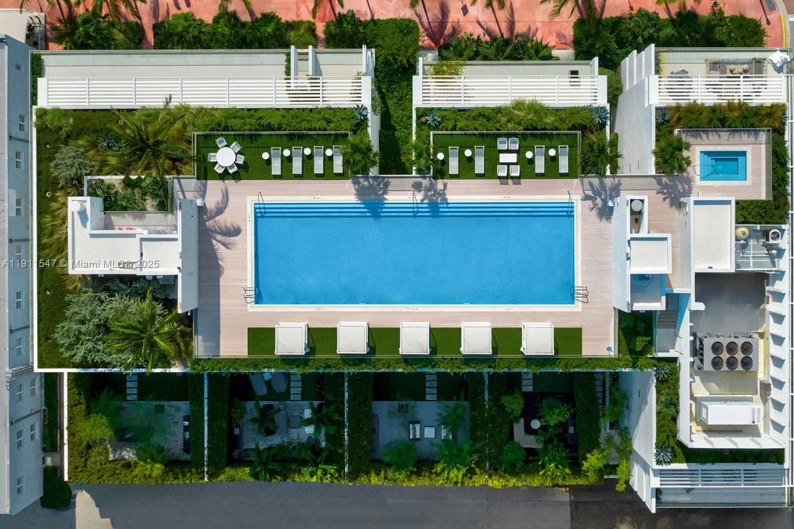 A11911547 — Miami Beach — 44