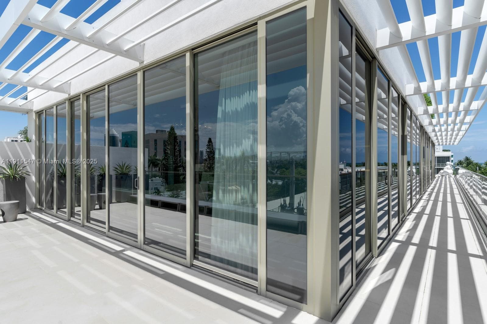 A11911547 — Miami Beach — 29