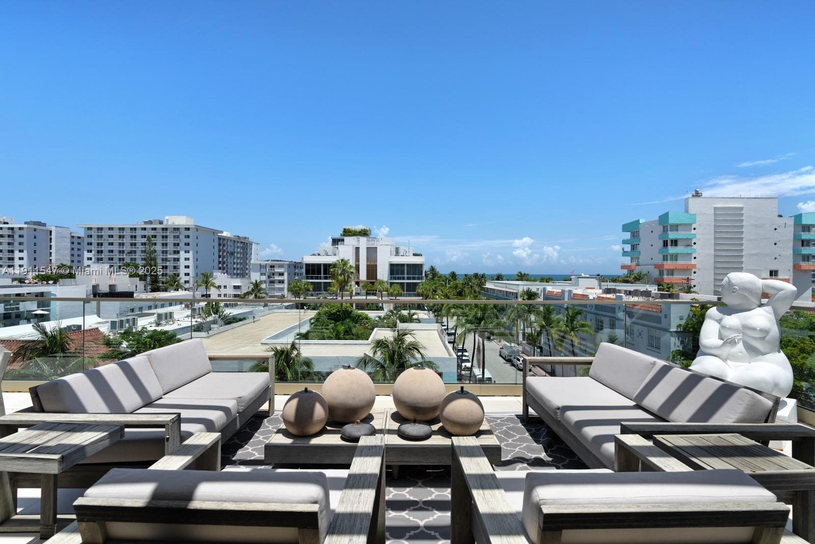 A11911547 — Miami Beach — 4