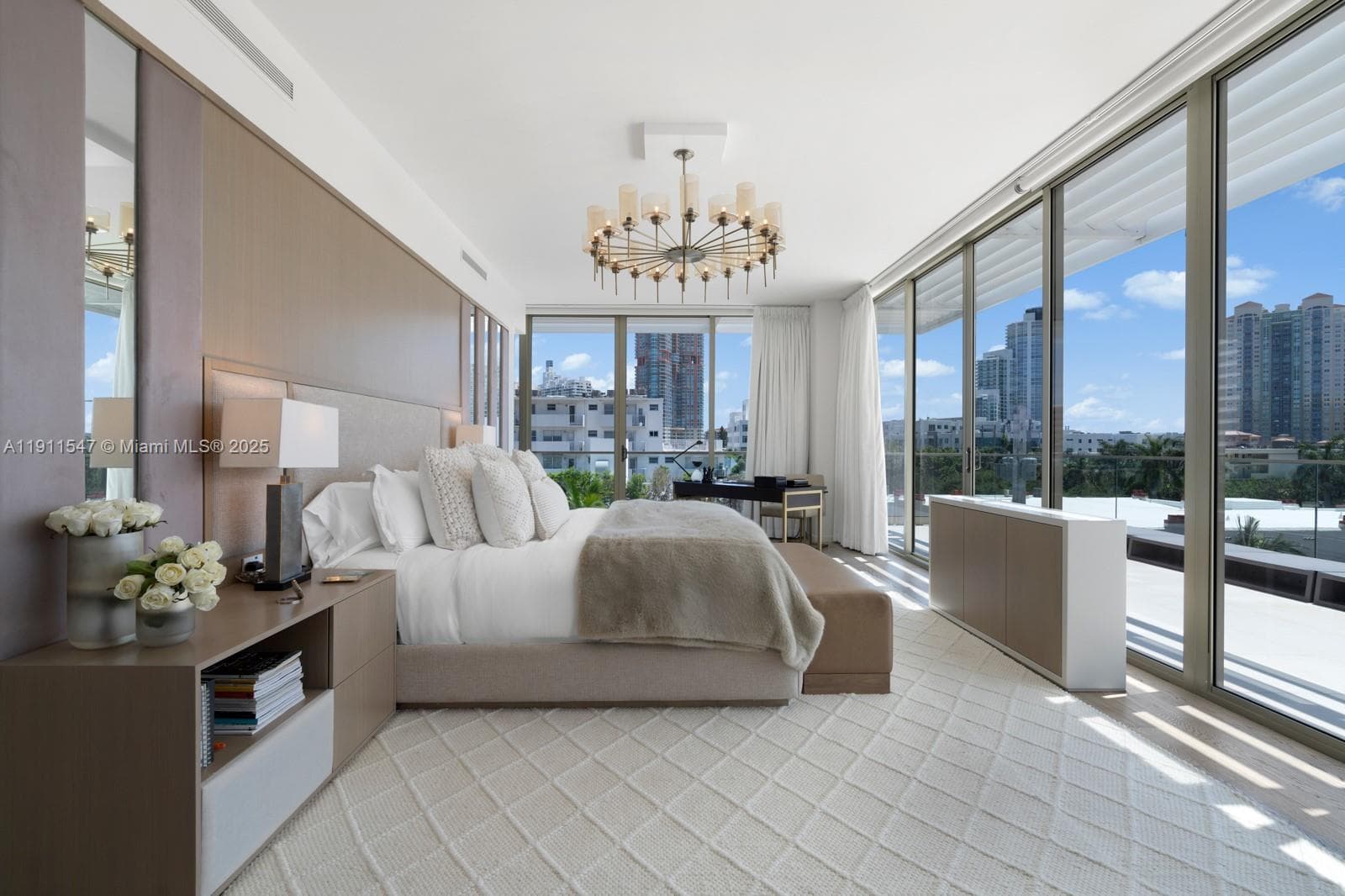 A11911547 — Miami Beach — 21