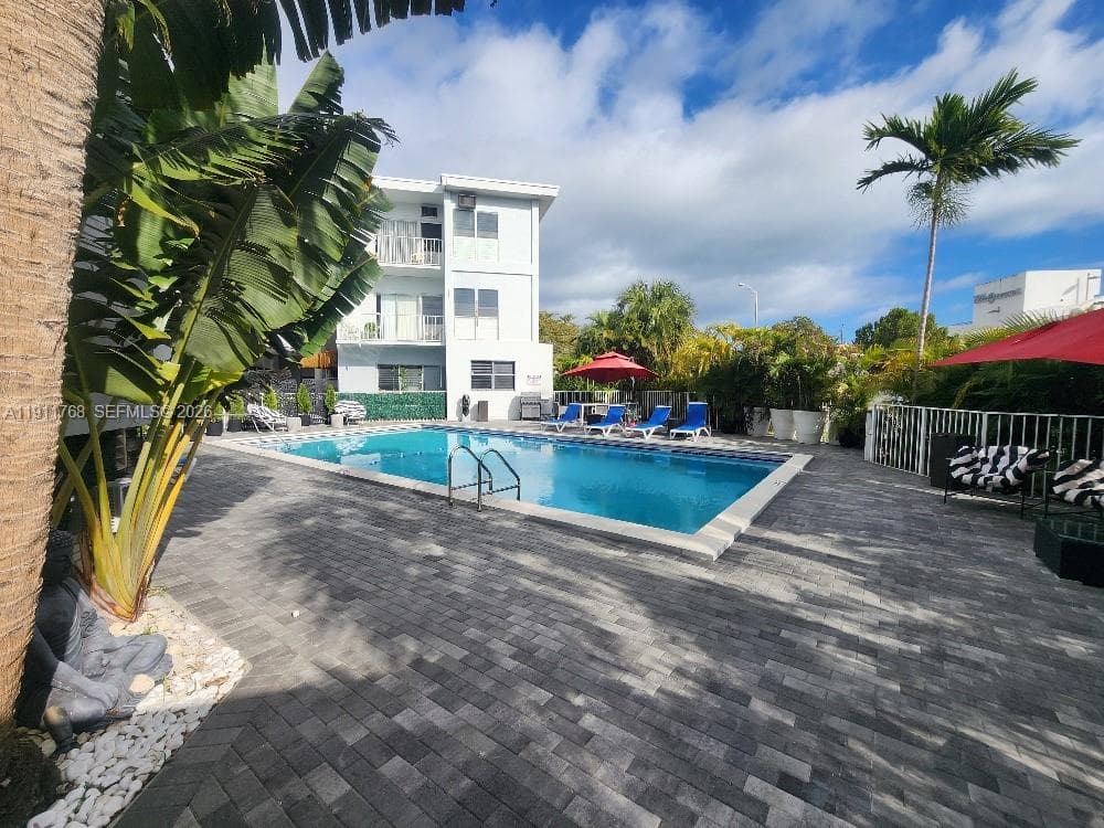 A11911768 — Miami Beach — 42