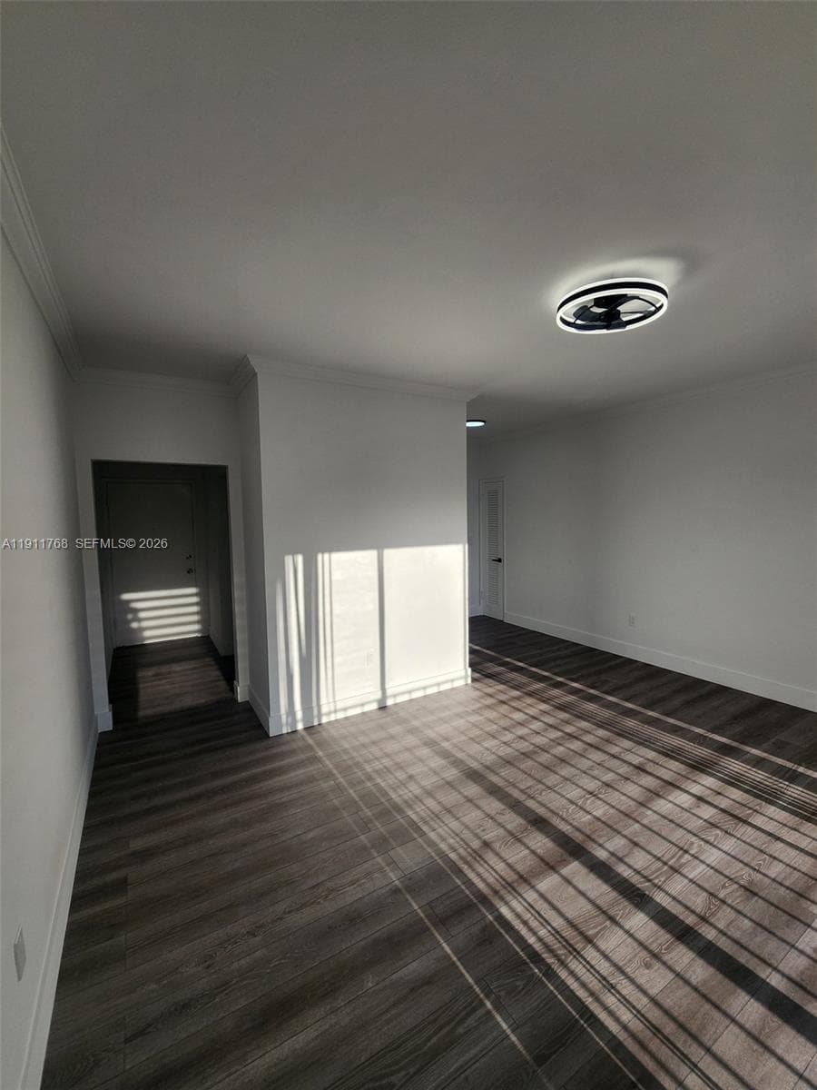 A11911768 — Miami Beach — 11