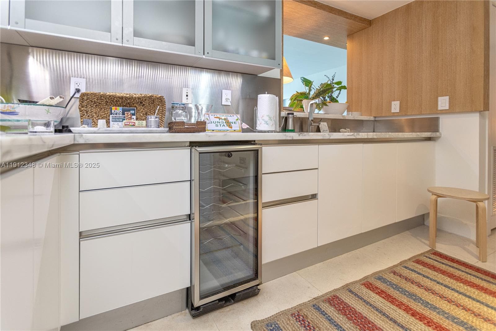 A11912348 — Miami Beach — 57