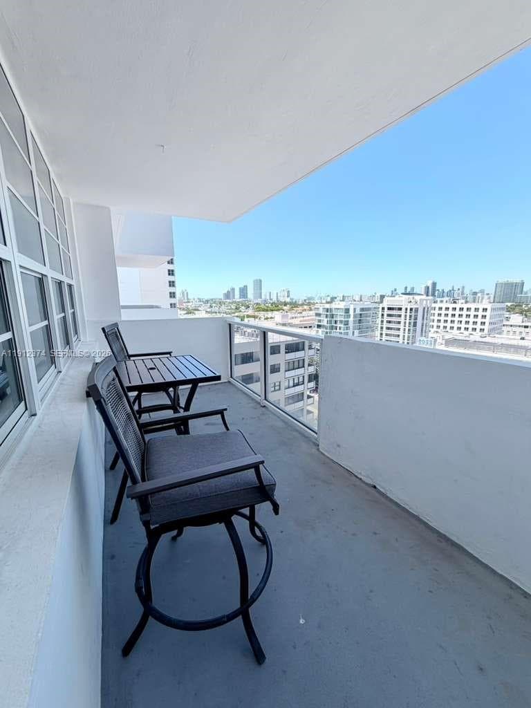 A11912374 — Miami Beach — 11