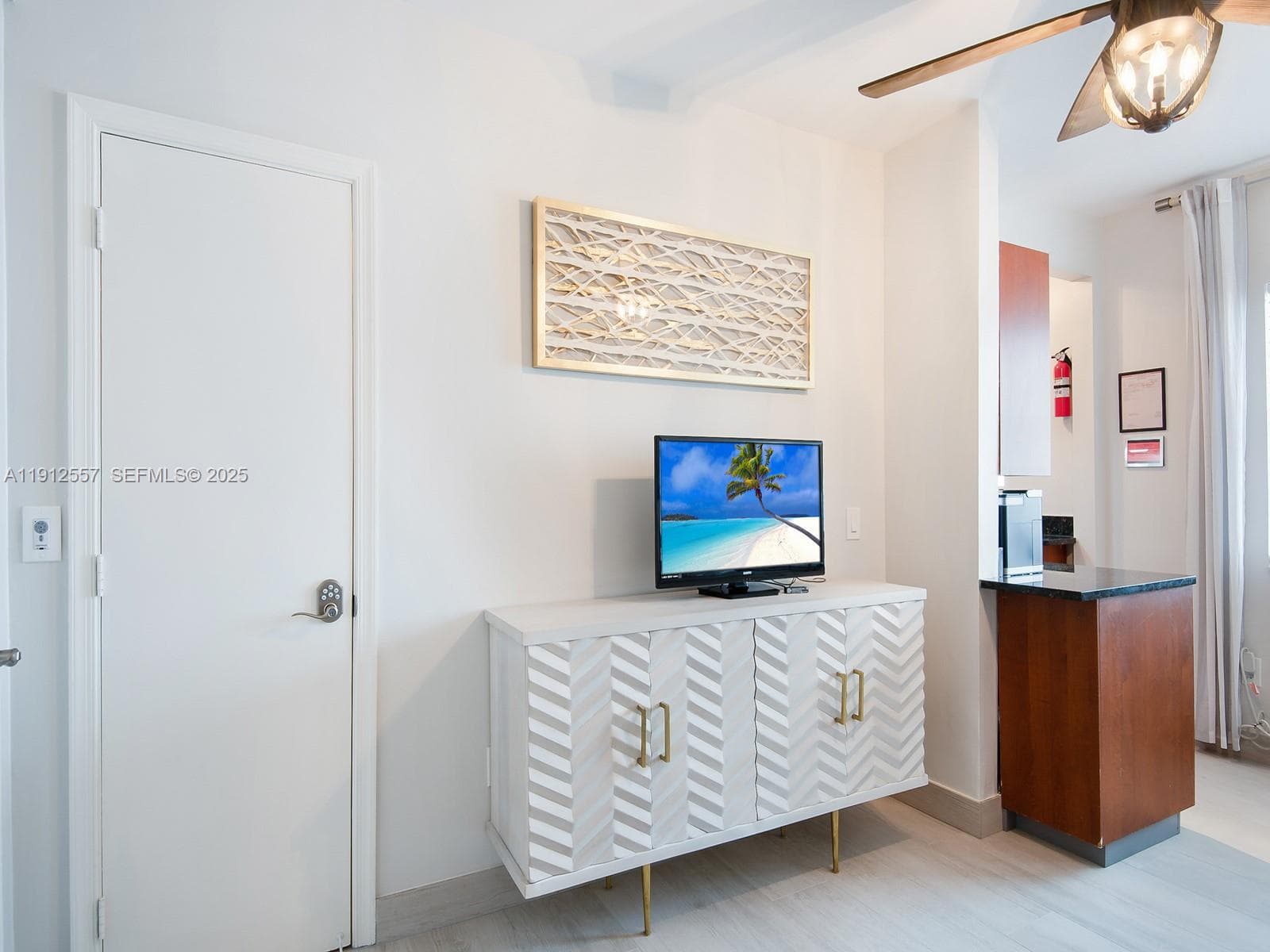 A11912557 — Miami Beach — 7