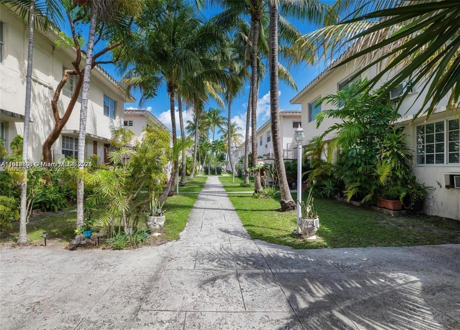 A11912808 — Miami Beach — 2