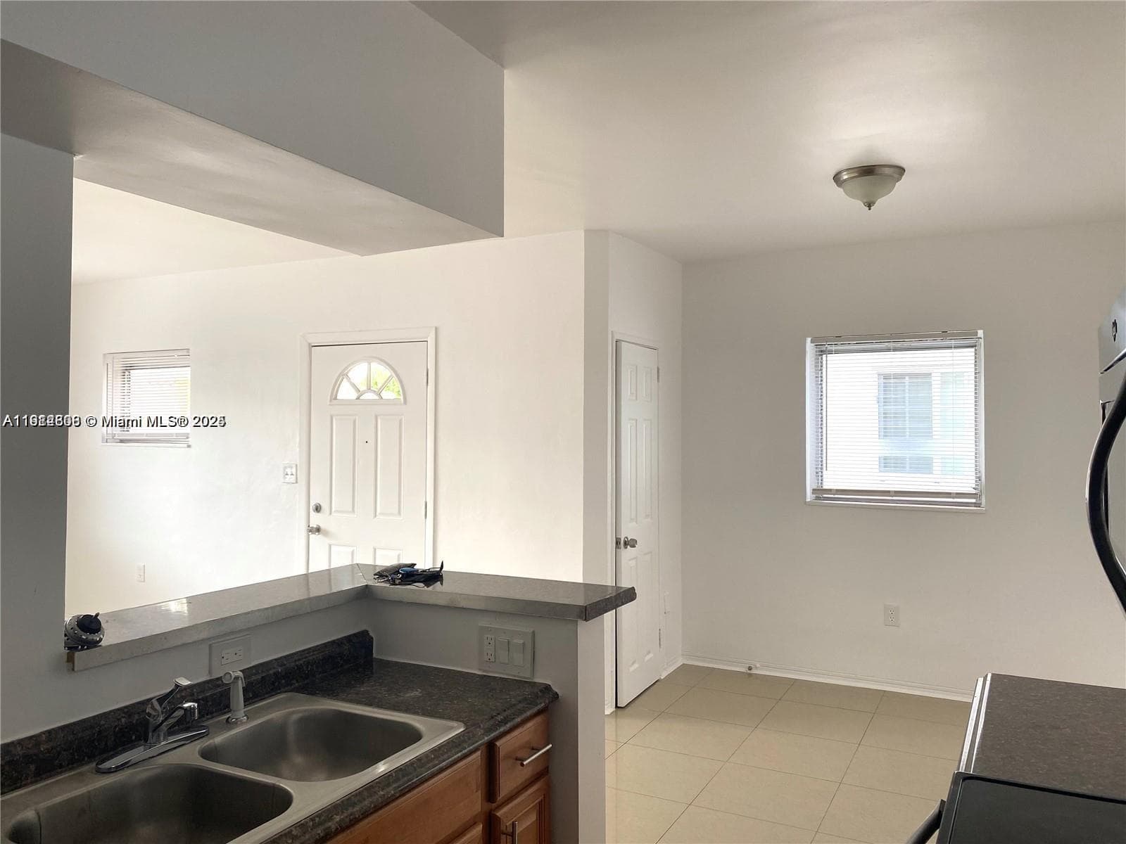 A11912808 — Miami Beach — 7