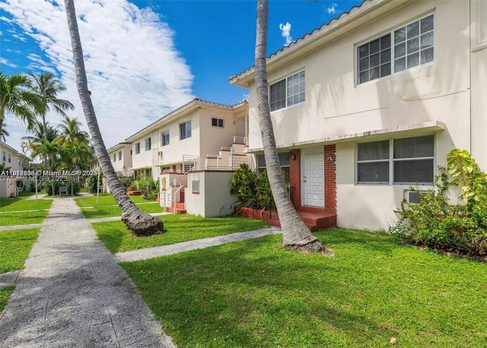 A11912808 — Miami Beach — 3