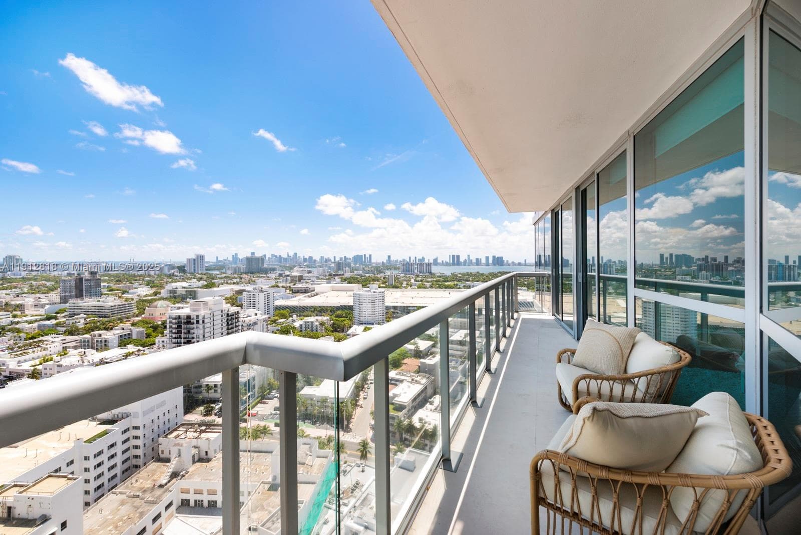 A11912818 — Miami Beach — 18