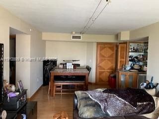 A11912899 — Miami Beach — 19