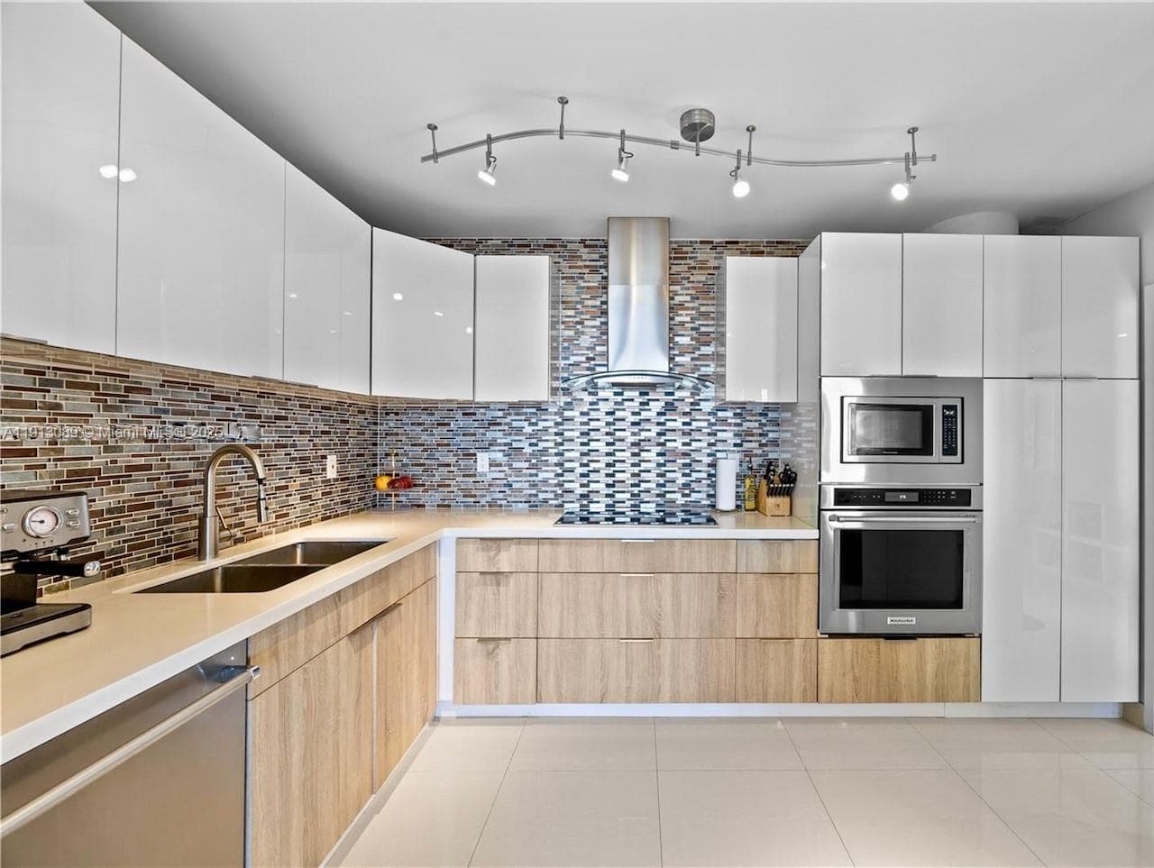 A11913089 — Miami Beach — 4