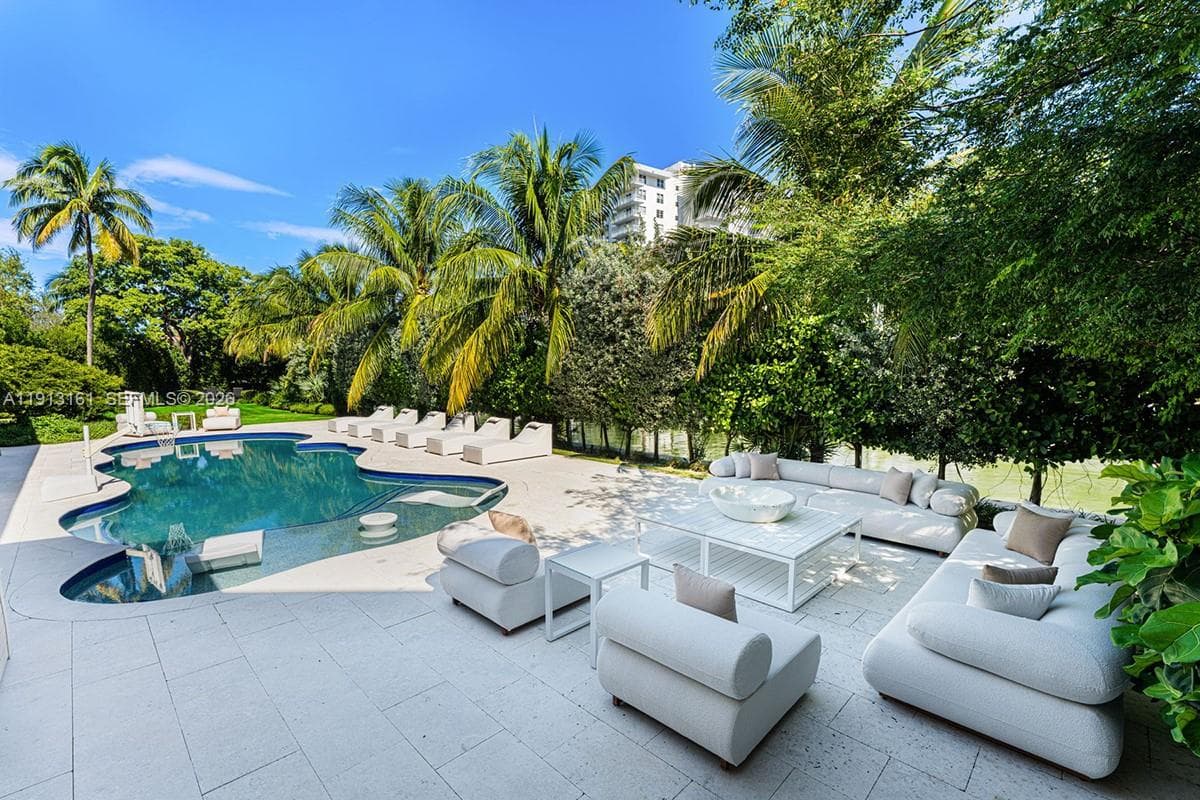 A11913161 — Miami Beach — 3