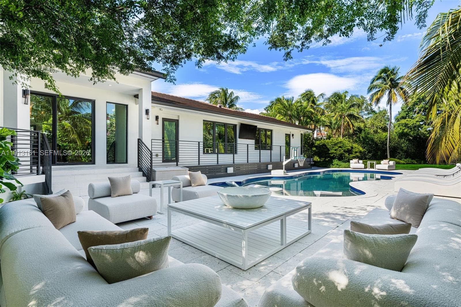 A11913161 — Miami Beach — 37