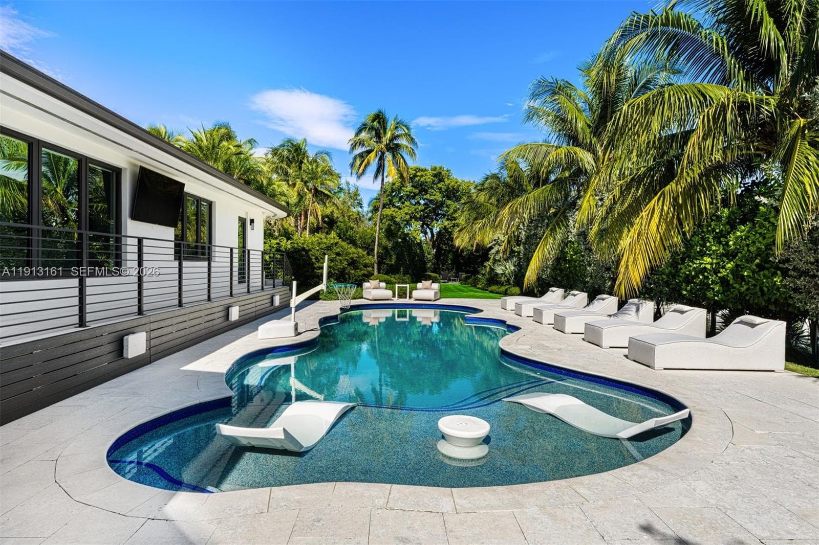 A11913161 — Miami Beach — 29