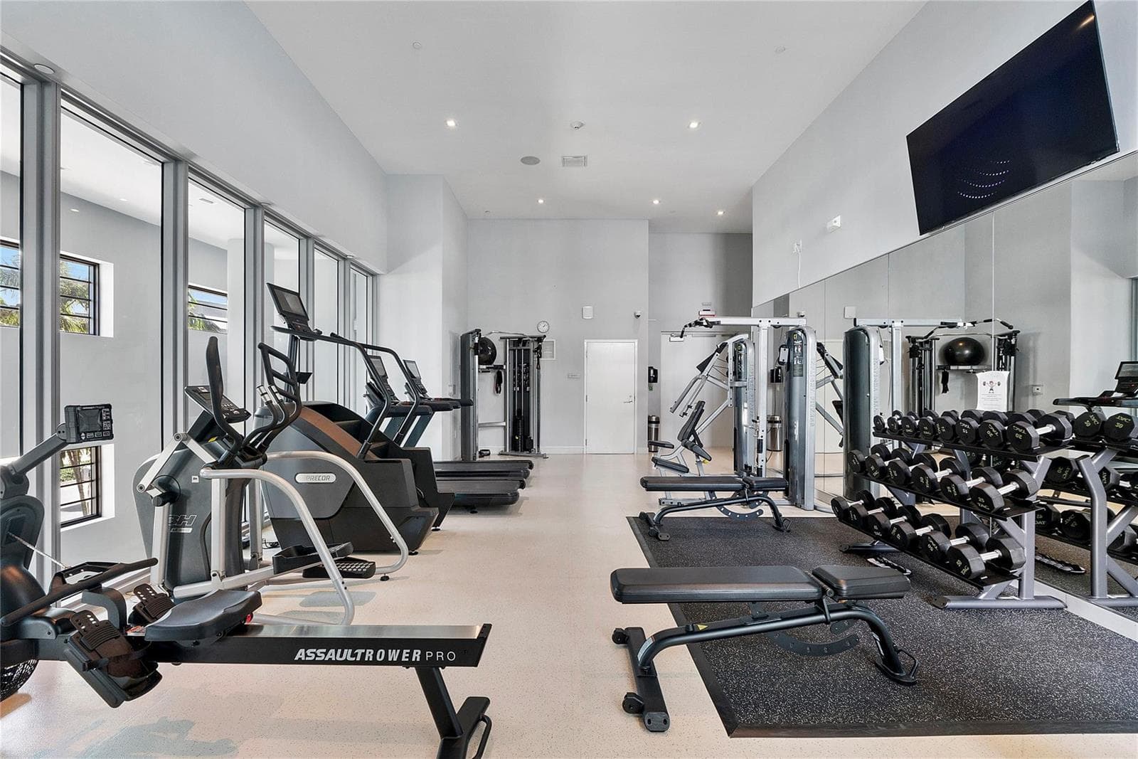 F10535177 — Miami Beach — 52