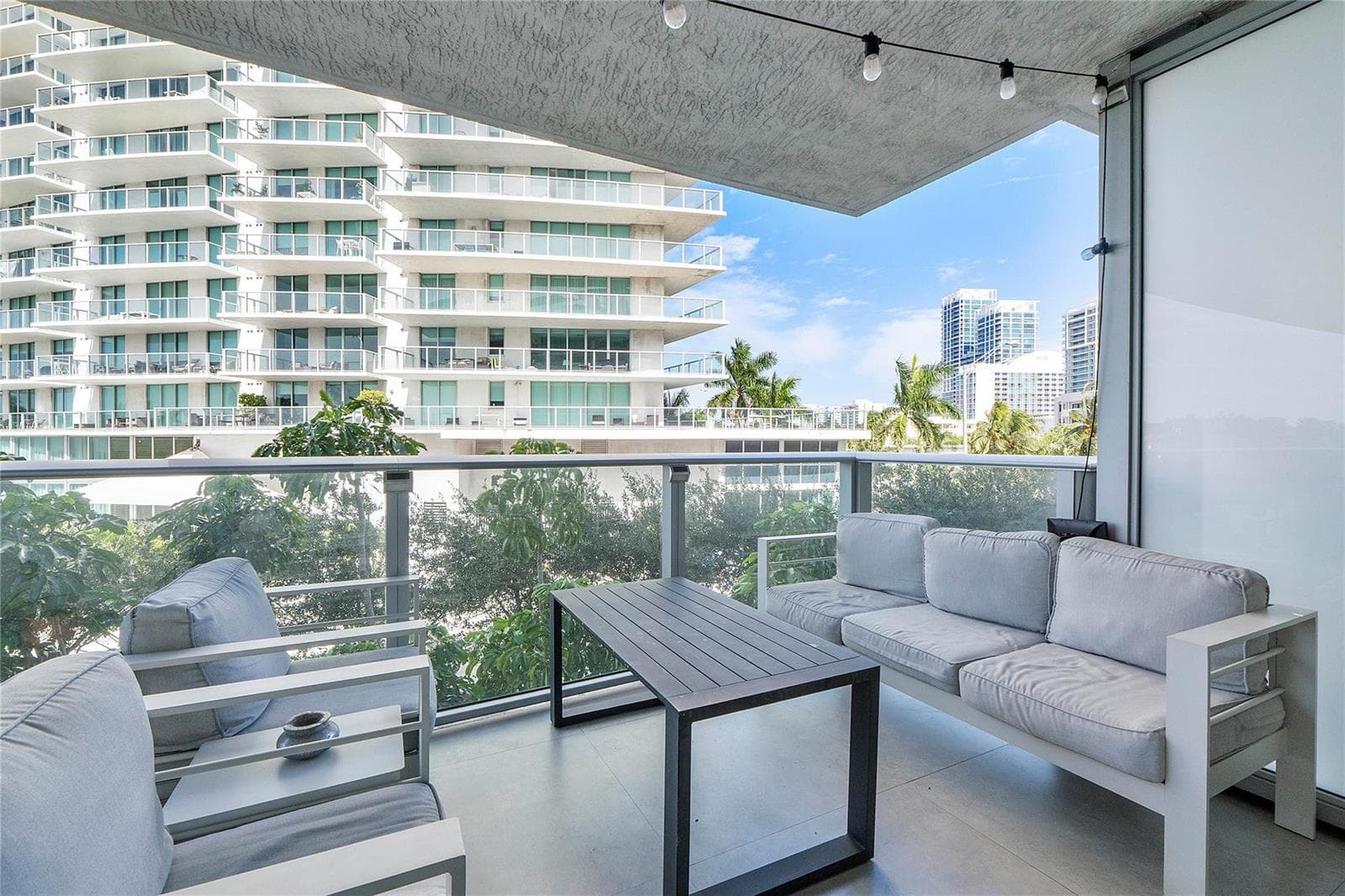 F10535177 — Miami Beach — 28