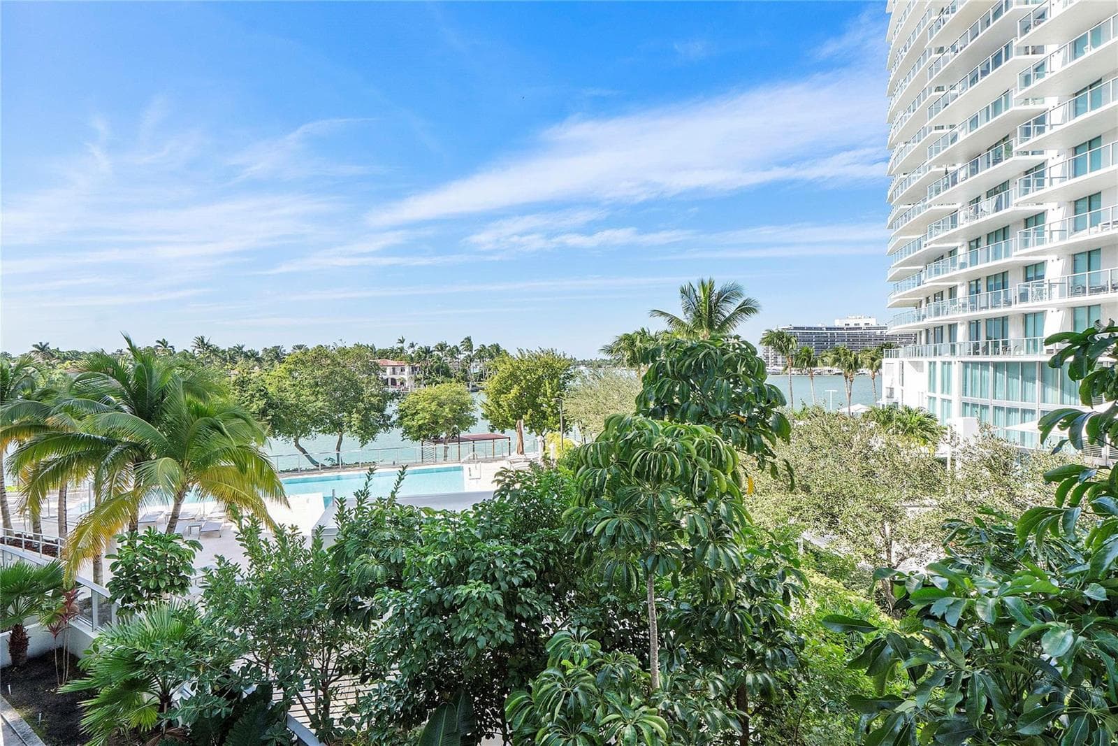 F10535177 — Miami Beach — 34
