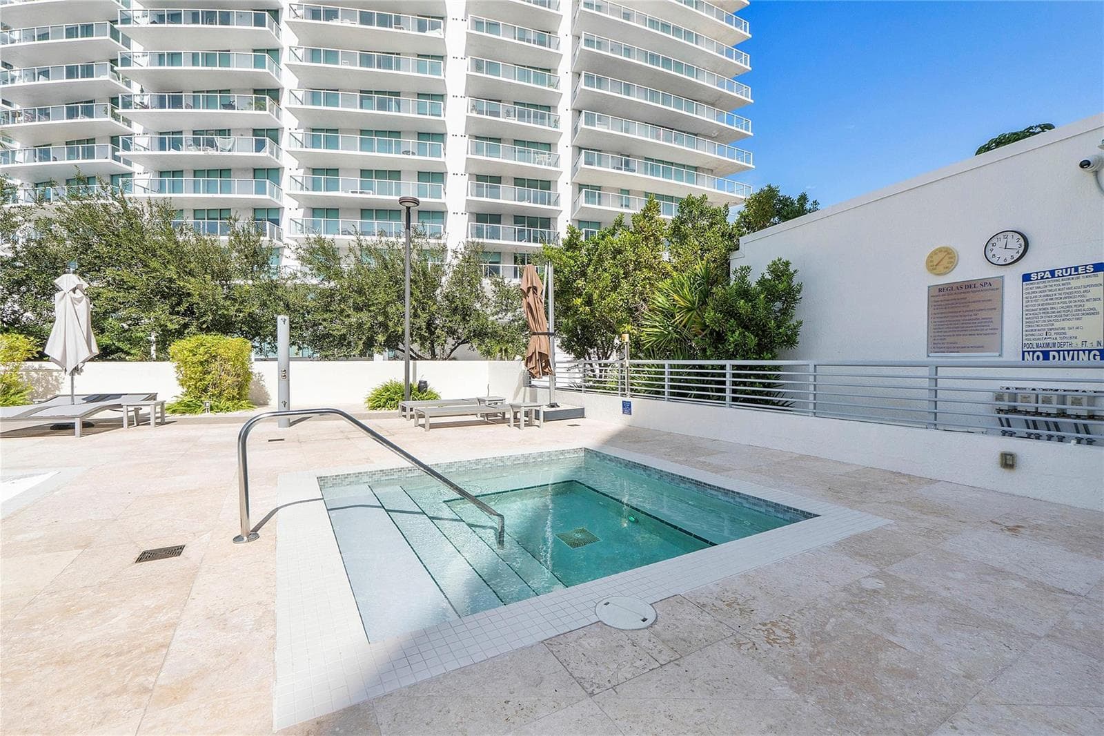 F10535177 — Miami Beach — 40