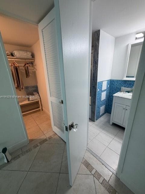 A11913276 — Miami Beach — 12