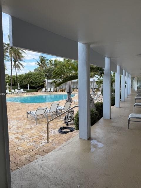 A11913276 — Miami Beach — 19