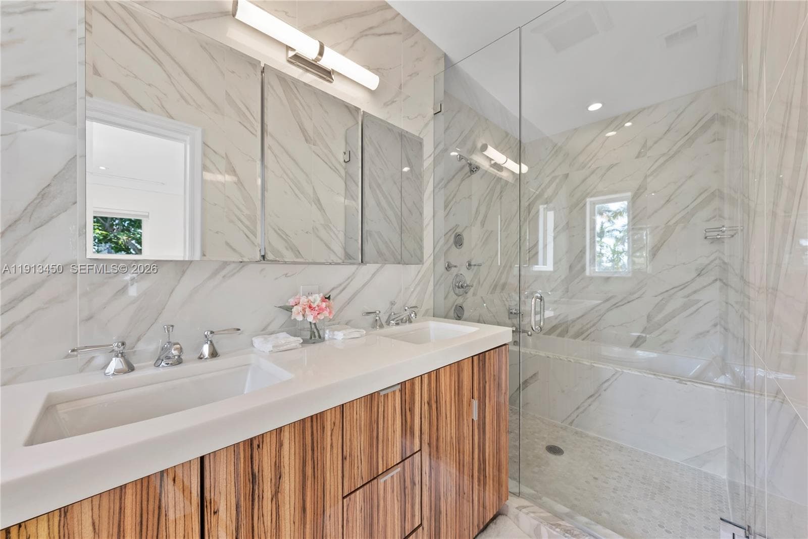A11913450 — Miami Beach — 14