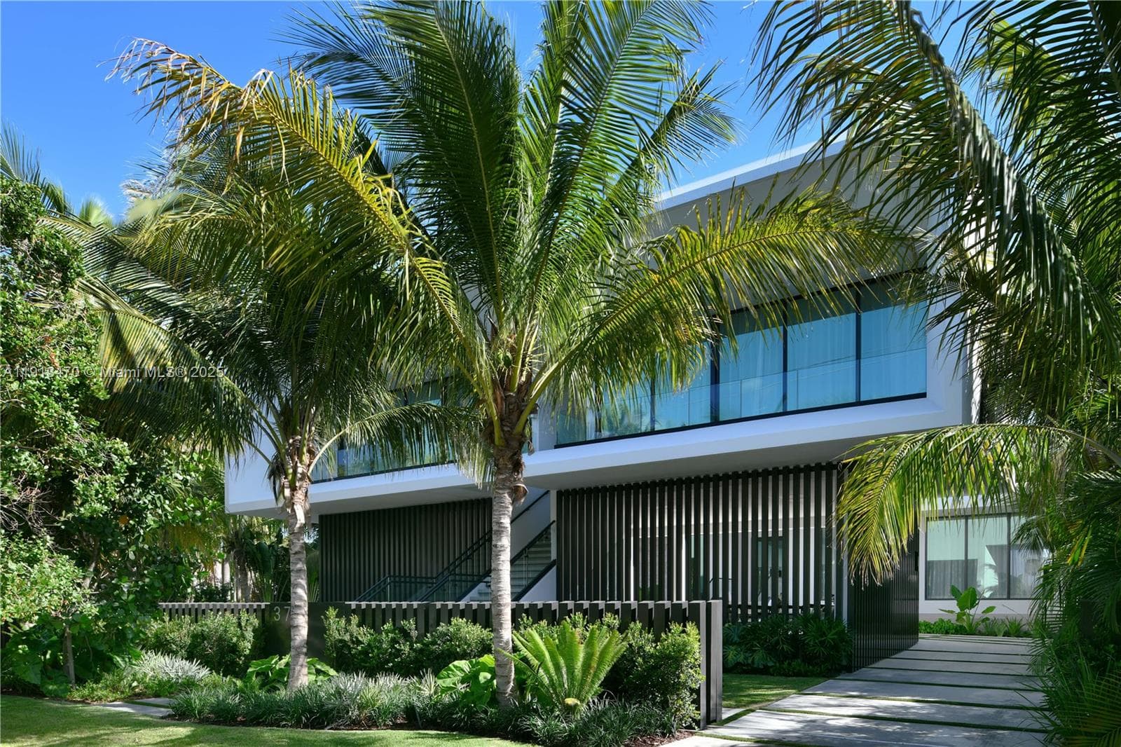 A11913470 — Miami Beach — 6