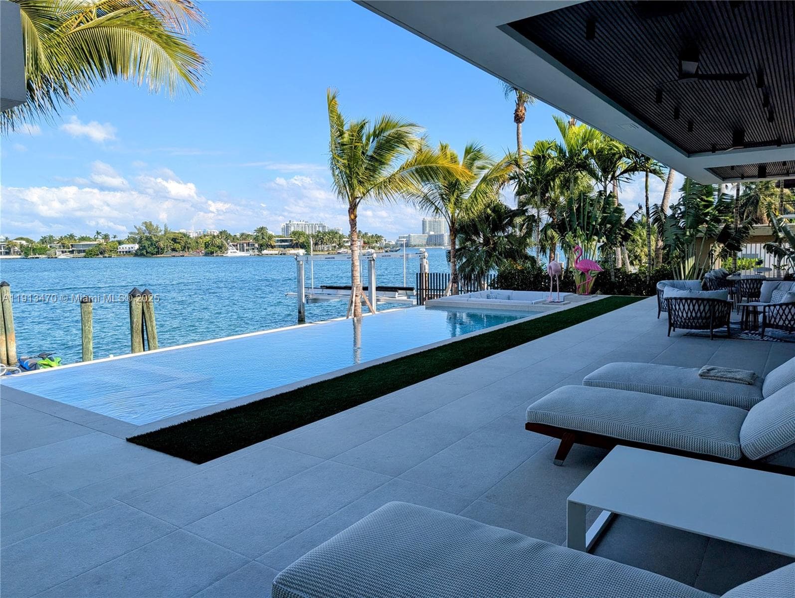 A11913470 — Miami Beach — 13