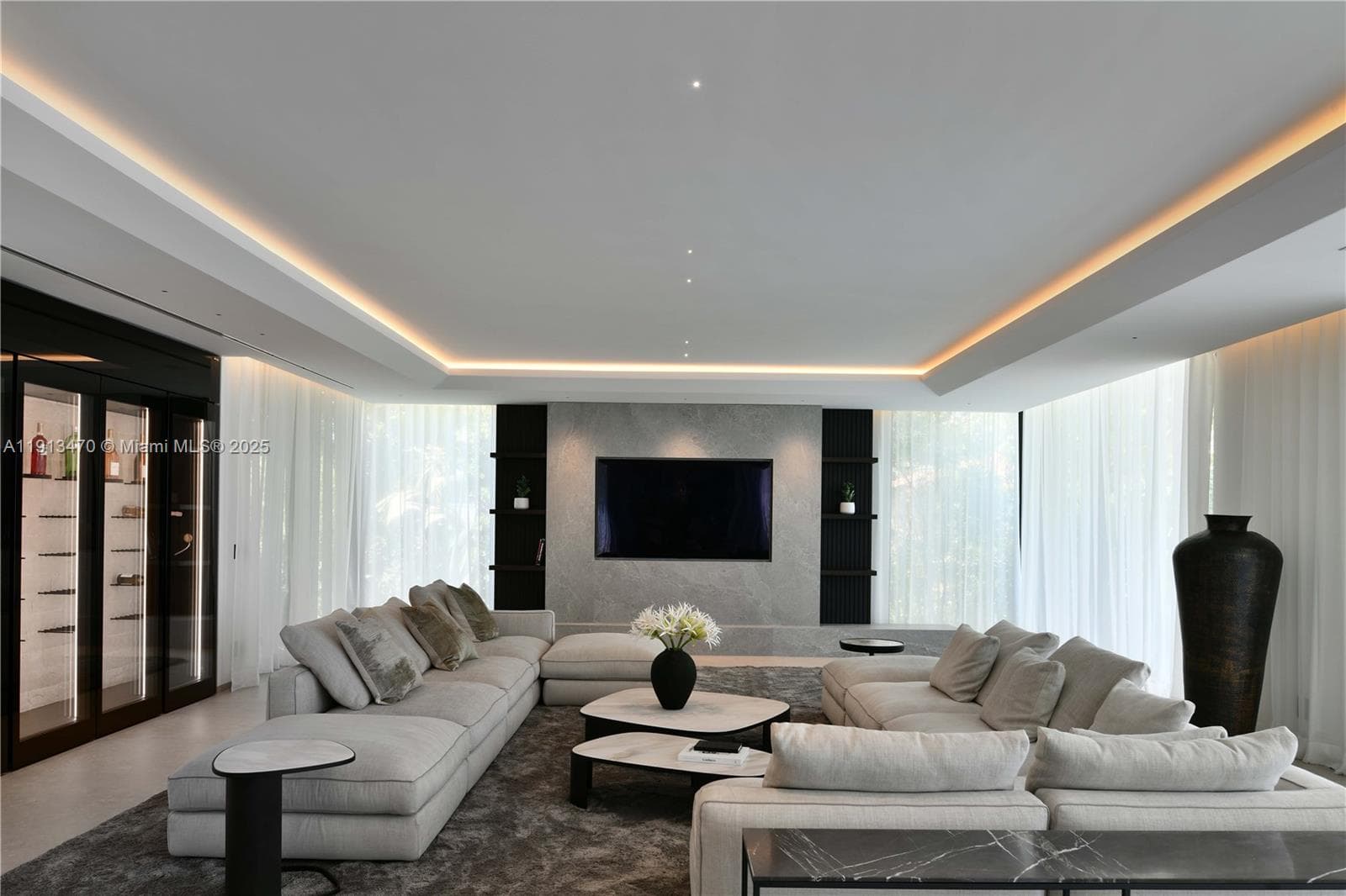 A11913470 — Miami Beach — 22