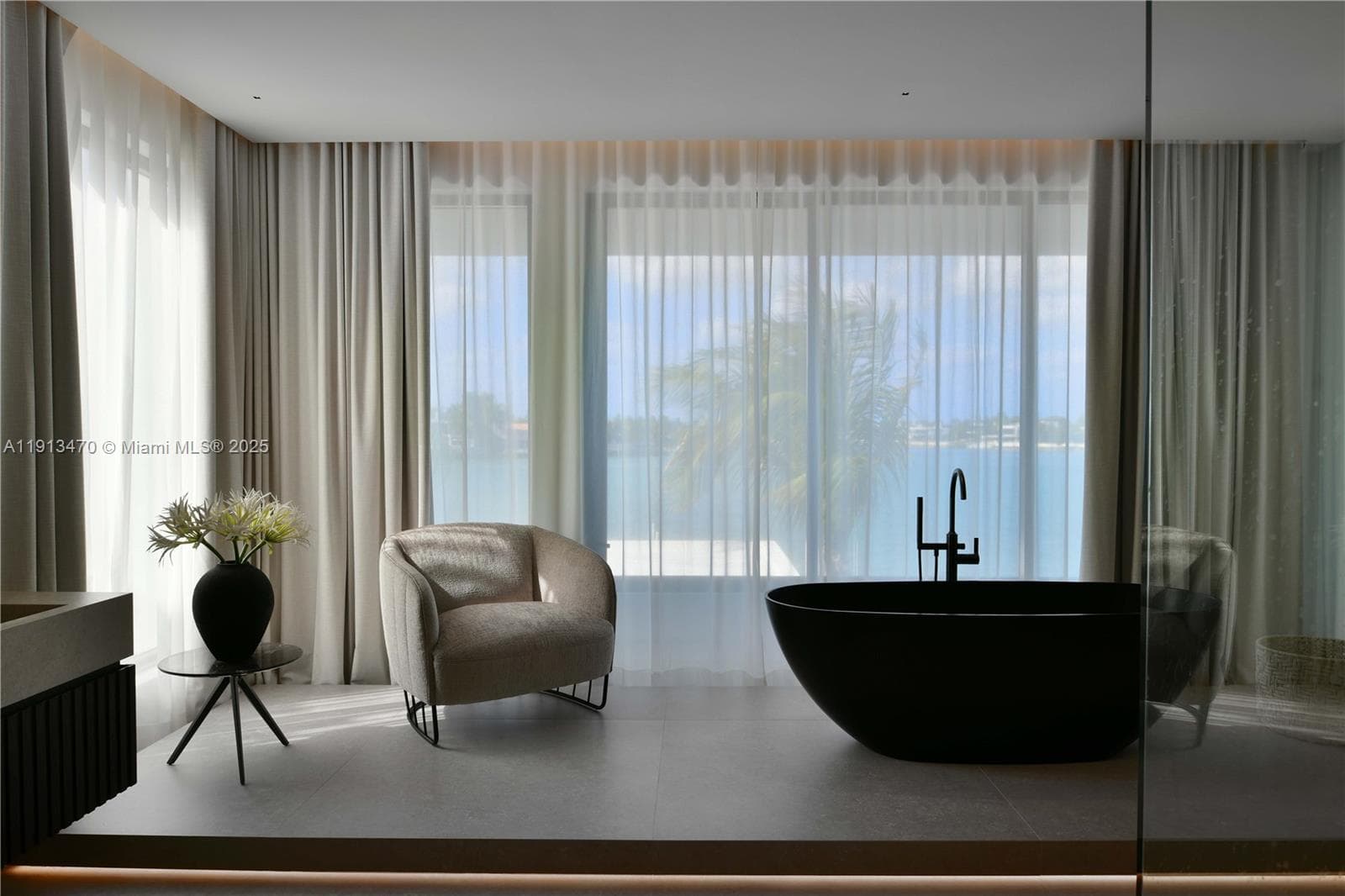 A11913470 — Miami Beach — 30