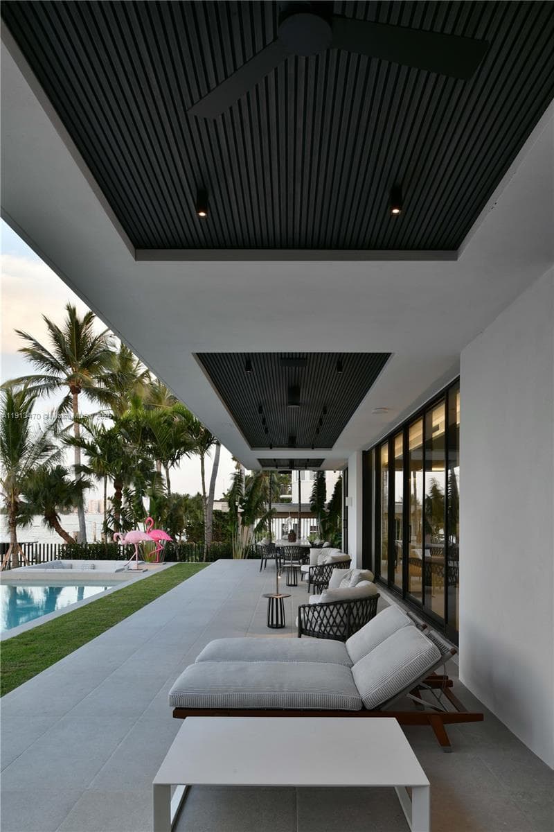 A11913470 — Miami Beach — 14