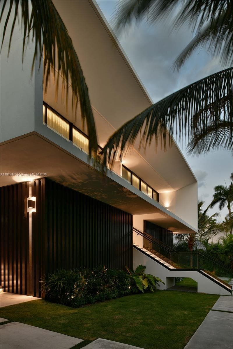 A11913470 — Miami Beach — 37