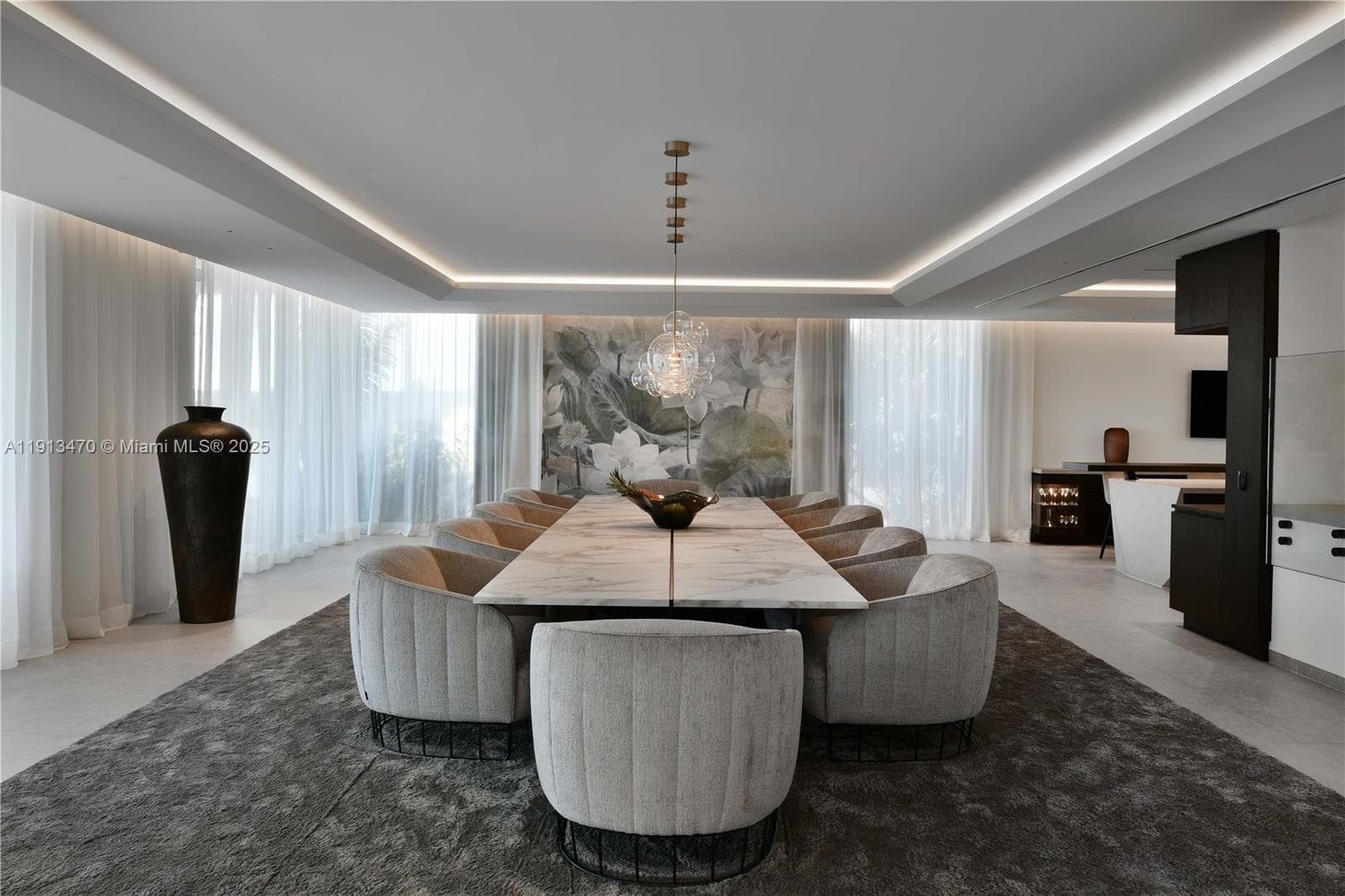 A11913470 — Miami Beach — 19