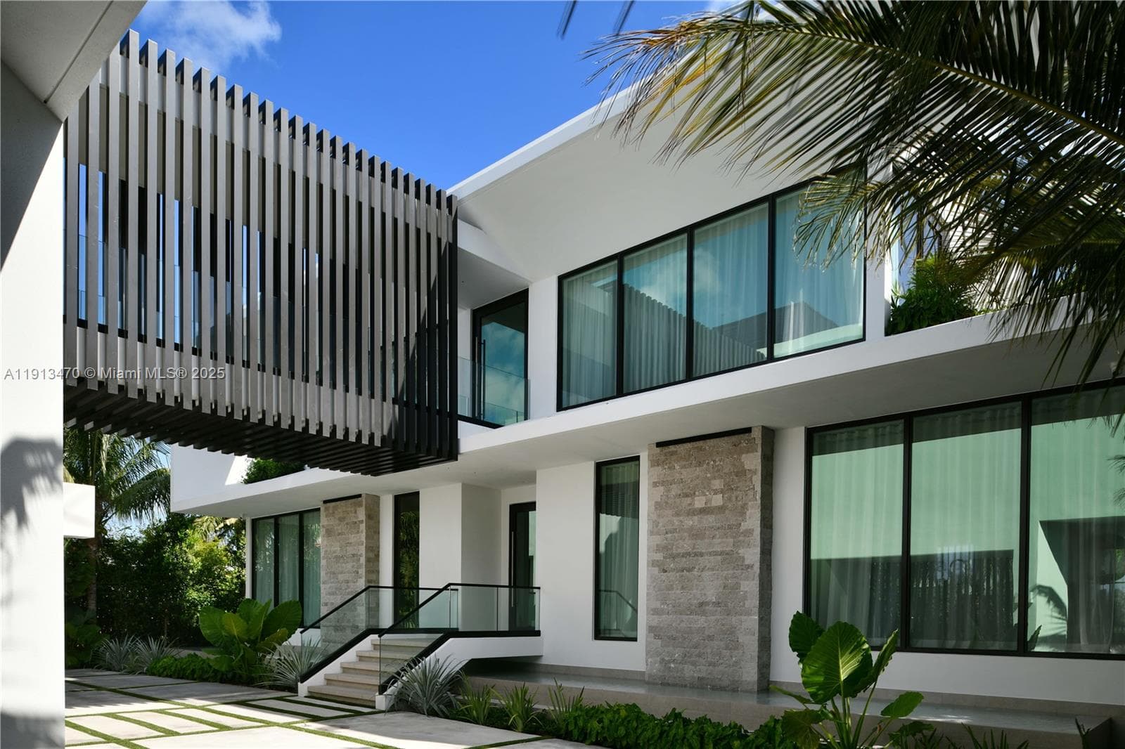 A11913470 — Miami Beach — 8