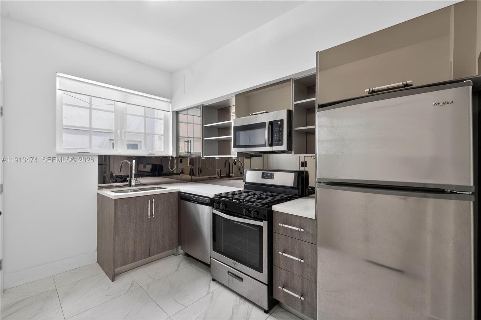 A11913474 — Miami Beach — 2