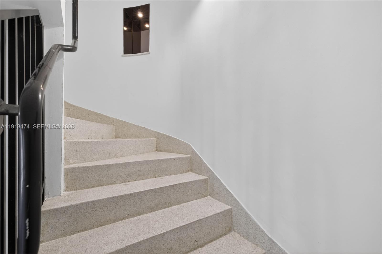 A11913474 — Miami Beach — 10