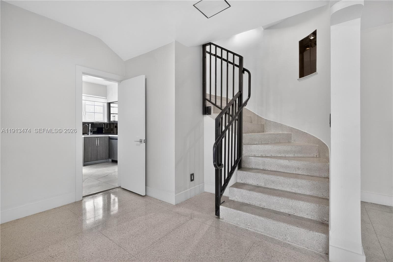 A11913474 — Miami Beach — 11