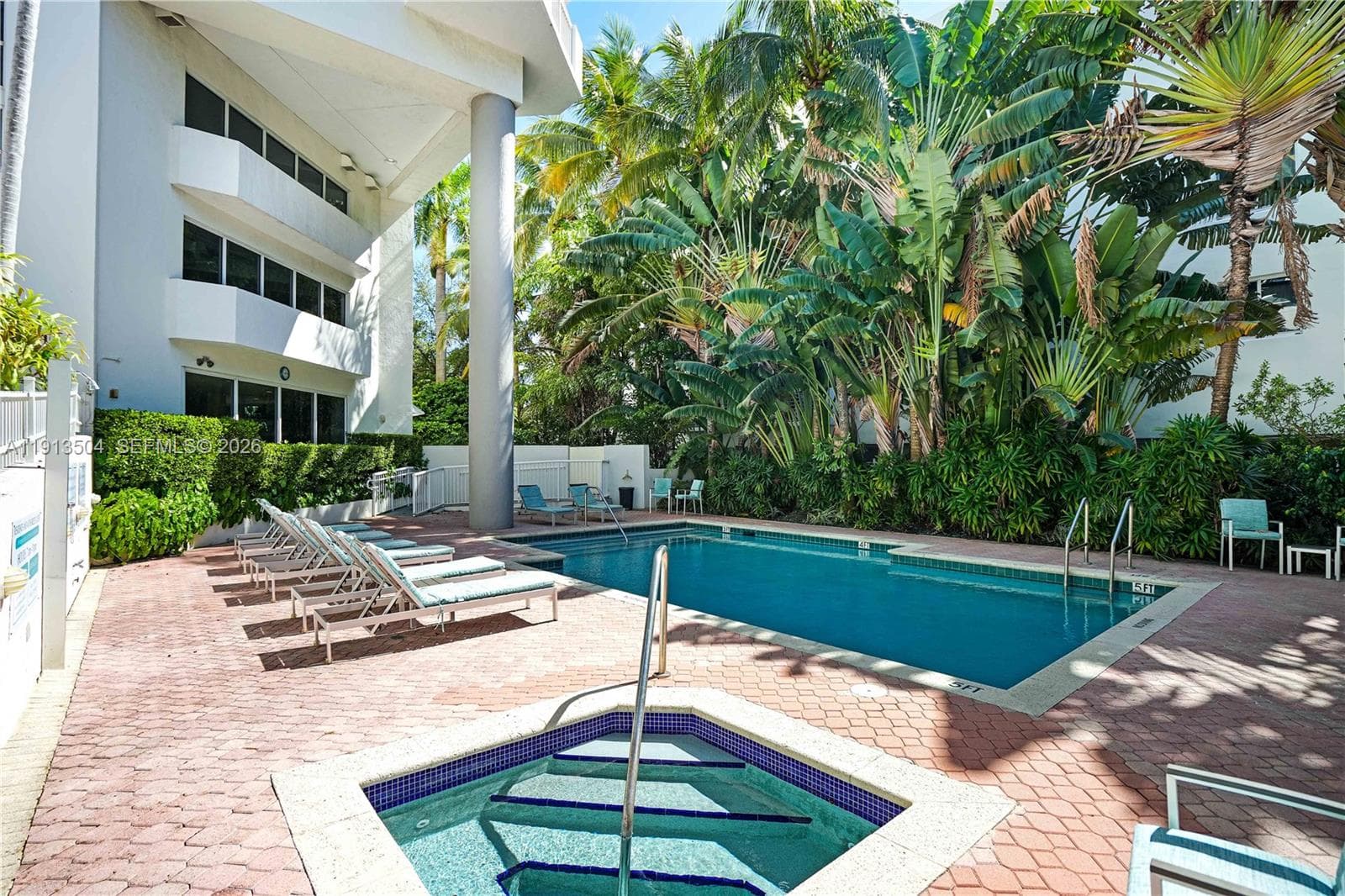 A11913504 — Miami Beach — 26