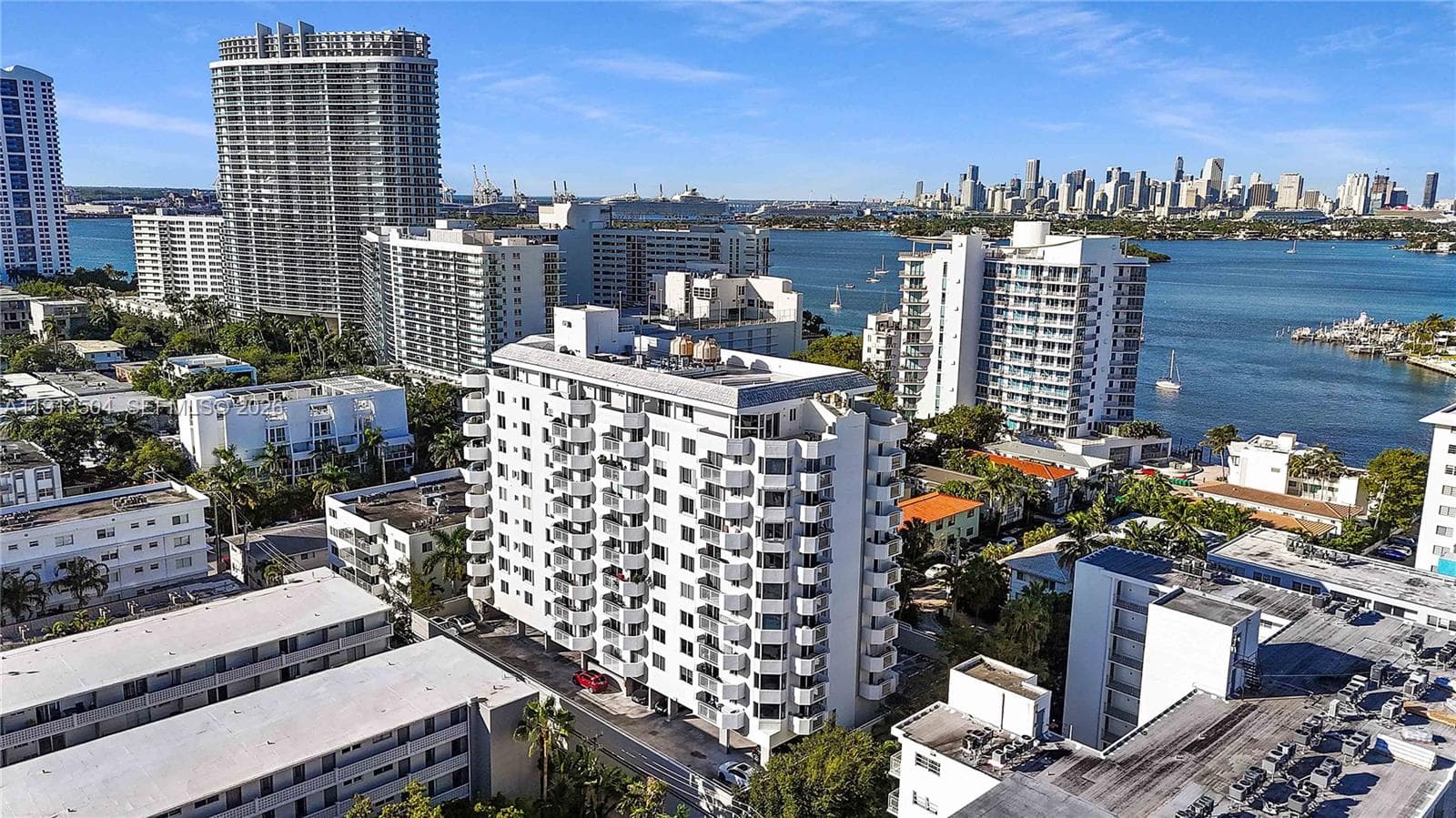 A11913504 — Miami Beach