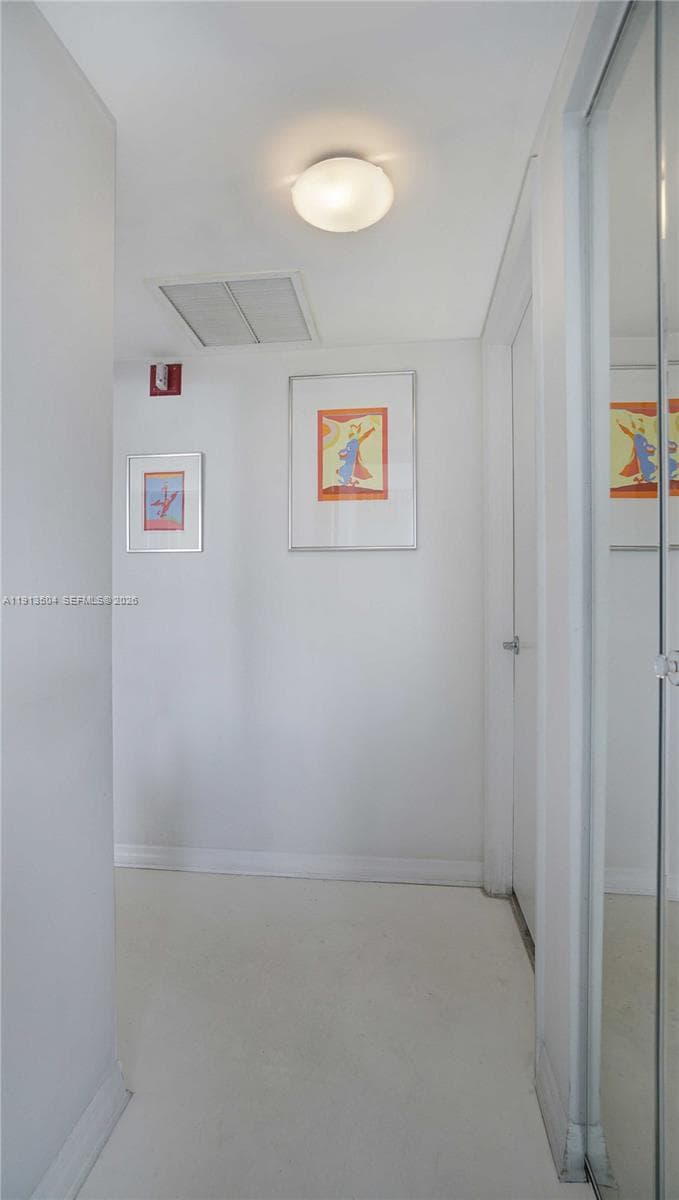 A11913504 — Miami Beach — 20
