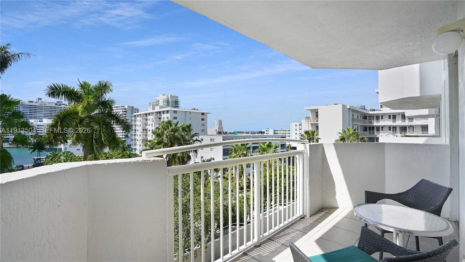 A11913504 — Miami Beach — 9