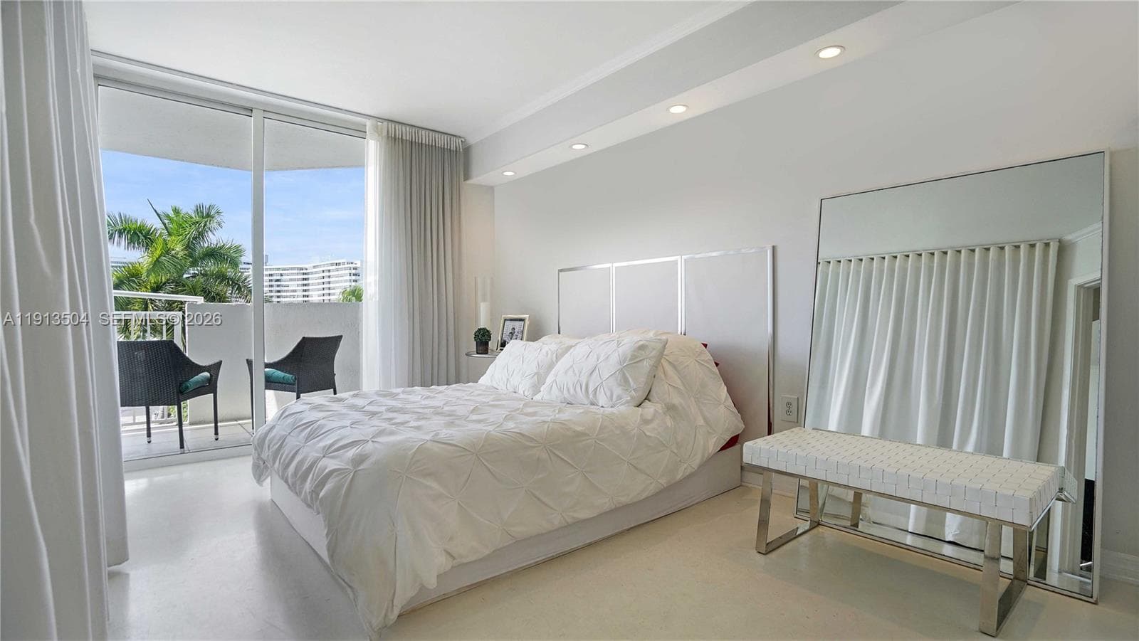 A11913504 — Miami Beach — 11