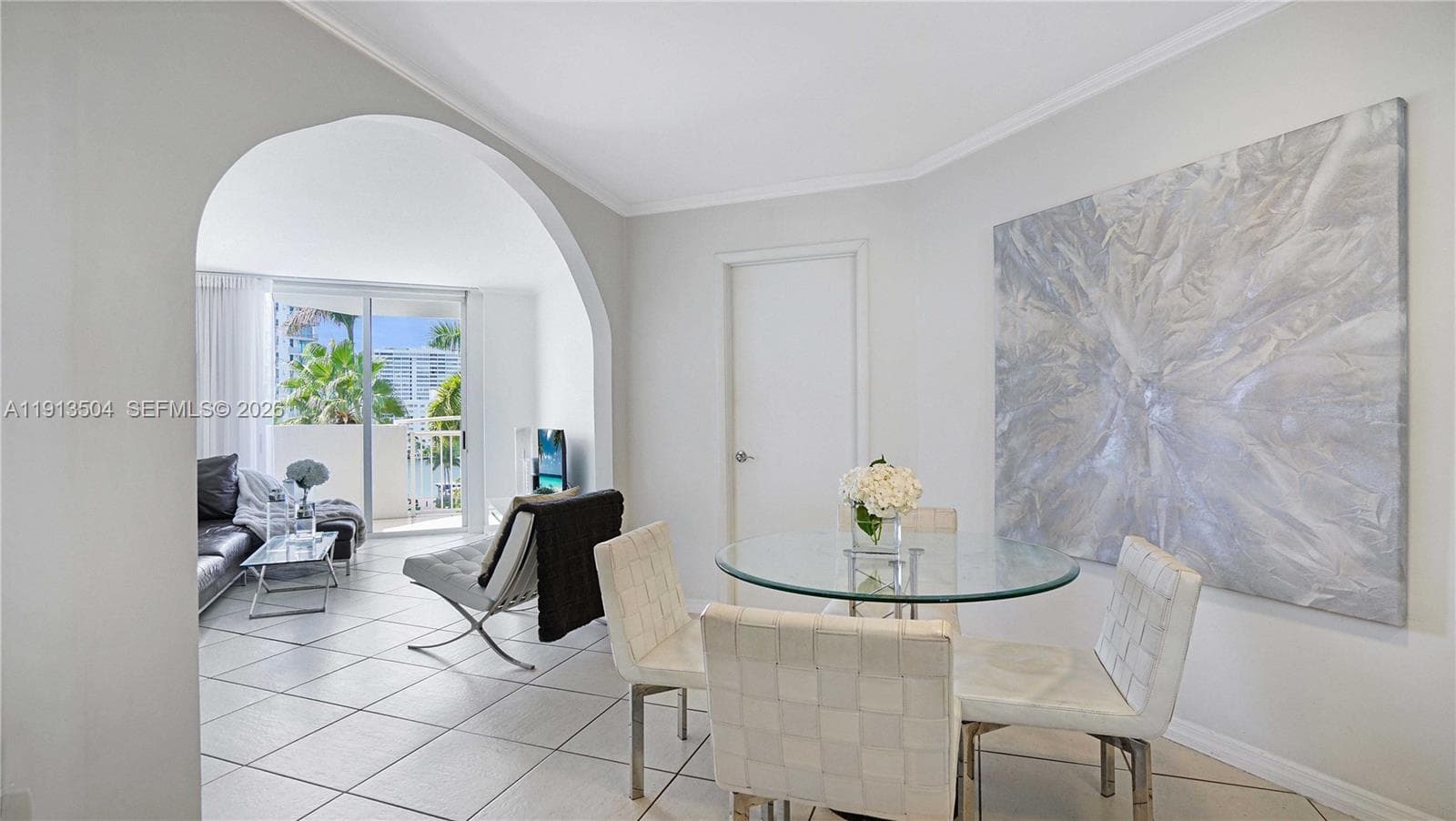 A11913504 — Miami Beach — 4