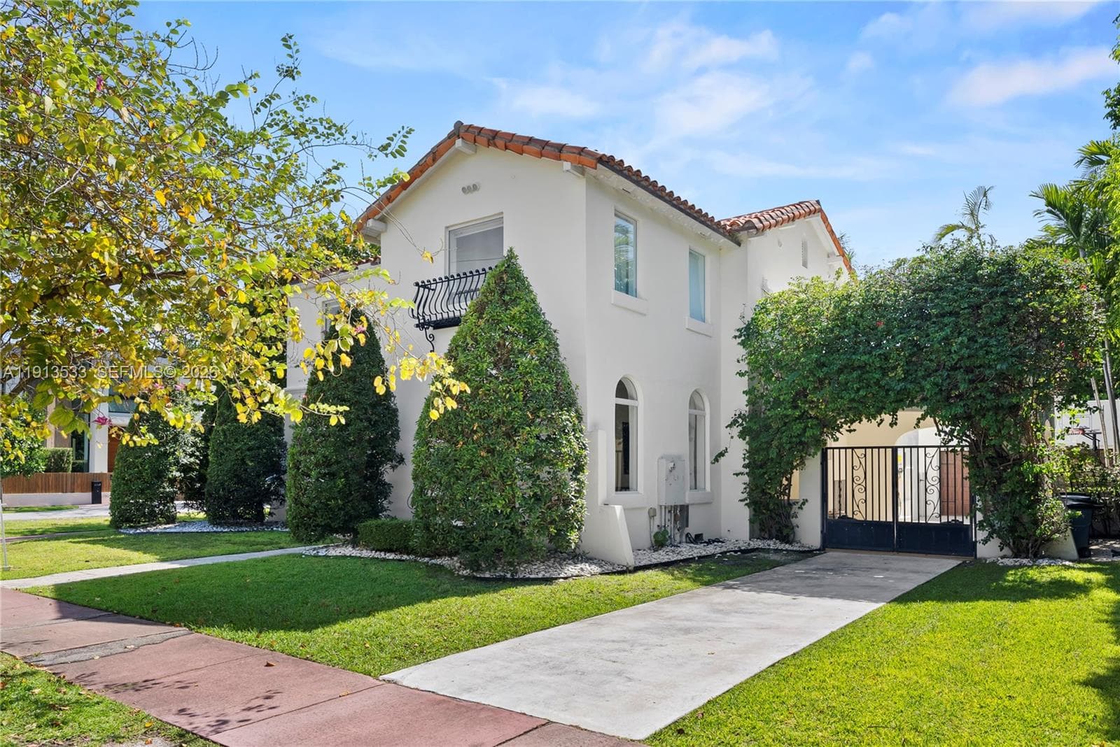 A11913533 — Miami Beach — 26