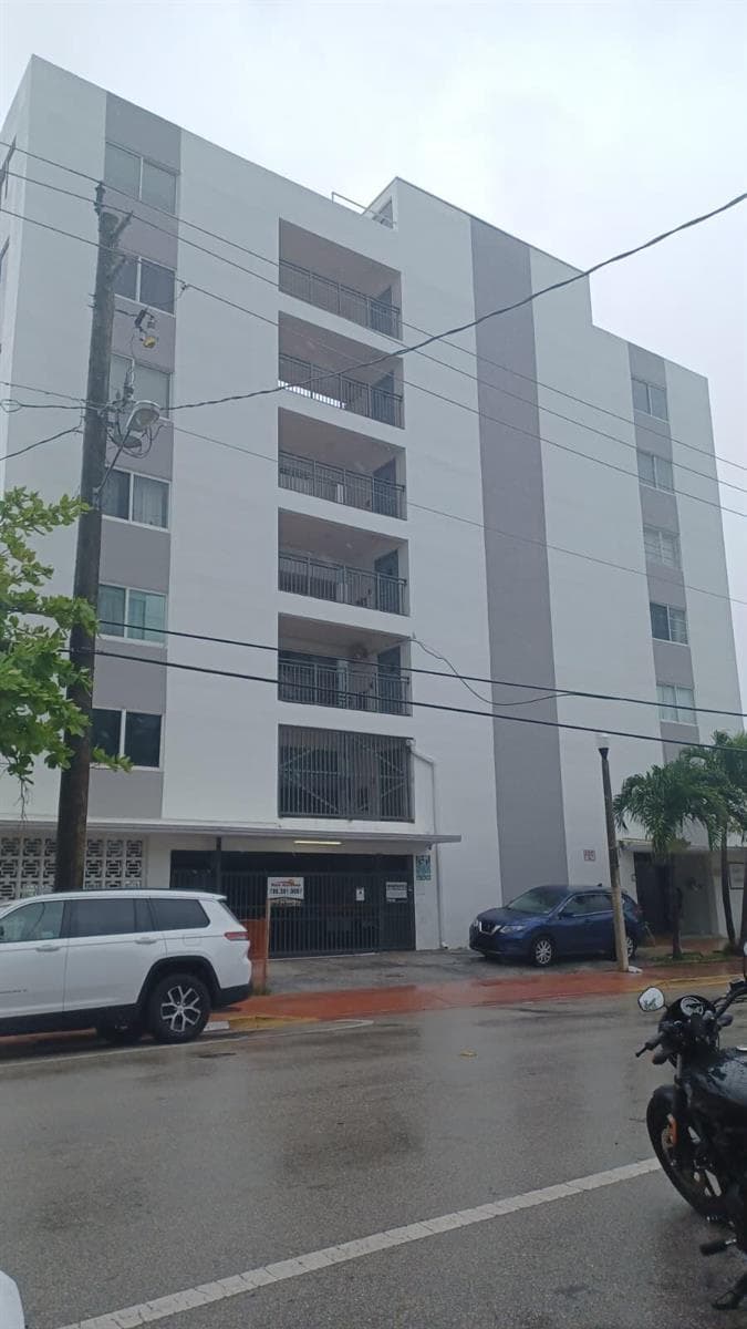 F10536726 — Miami Beach — 2