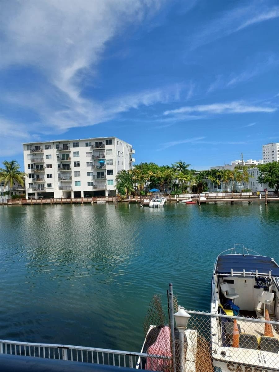 F10536726 — Miami Beach — 6