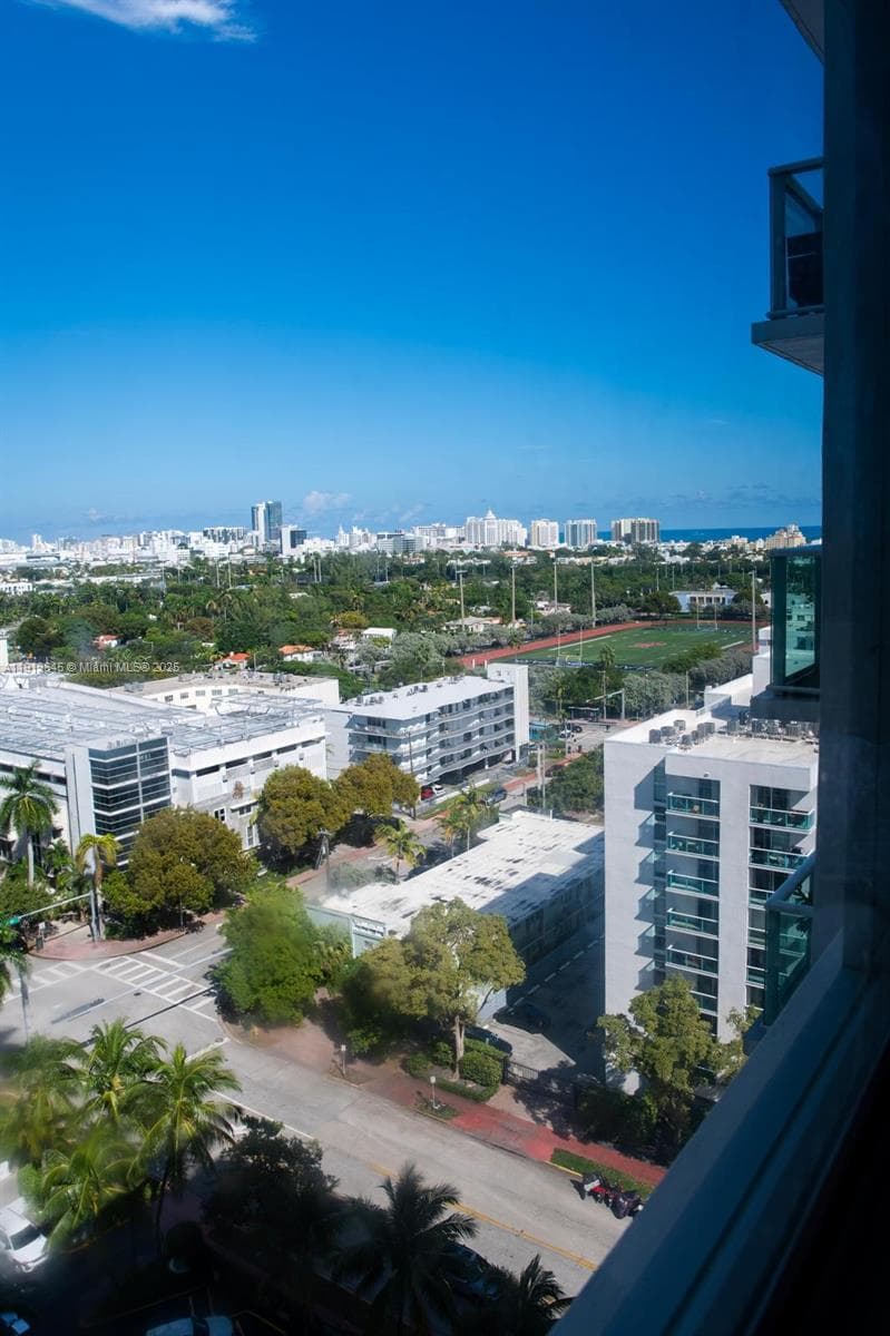 A11913645 — Miami Beach