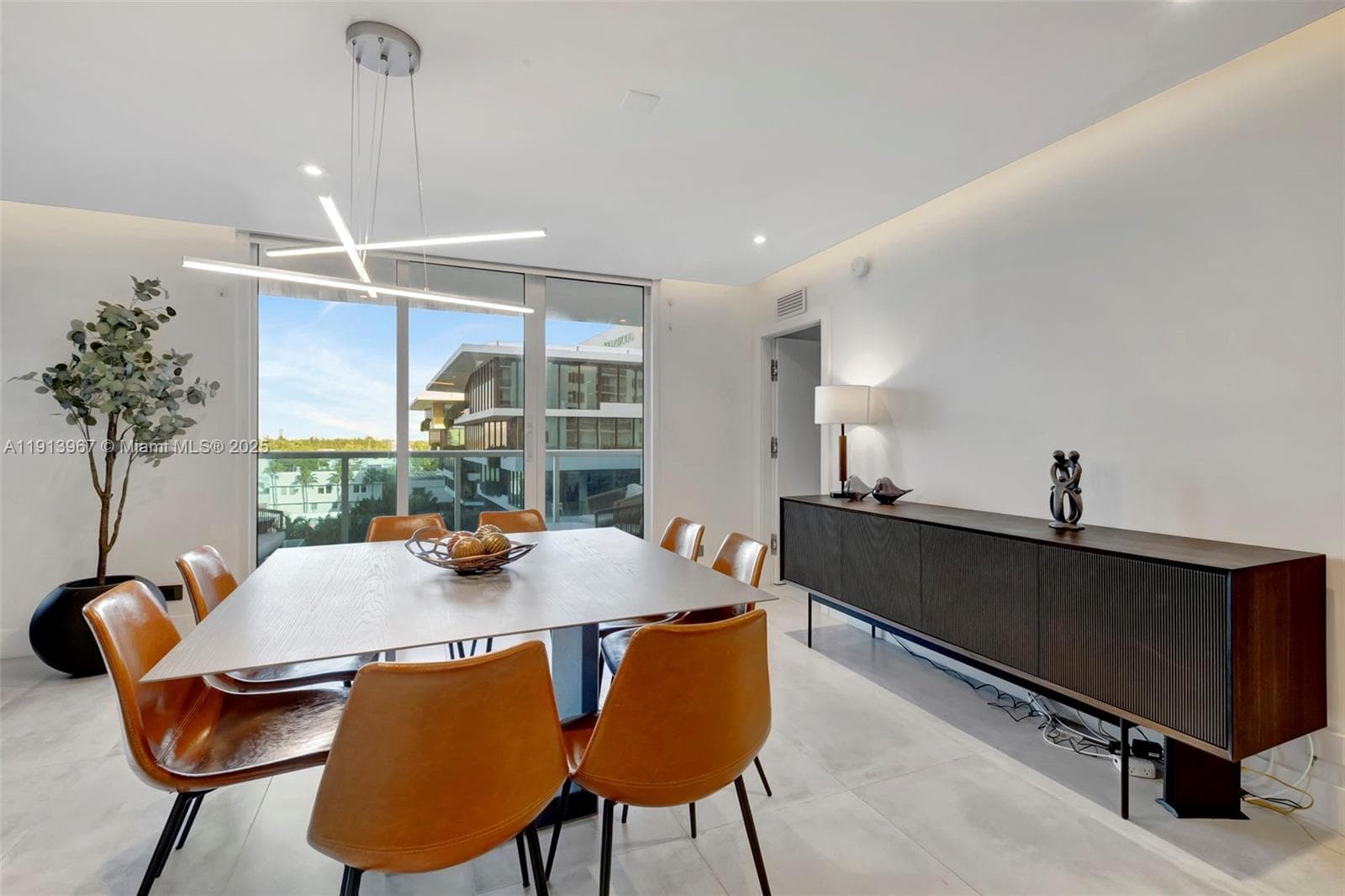 A11913967 — Miami Beach — 42